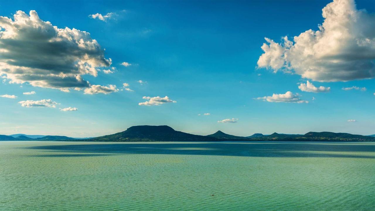 Topart Apartman I Balatonfenyves Eksteriør billede