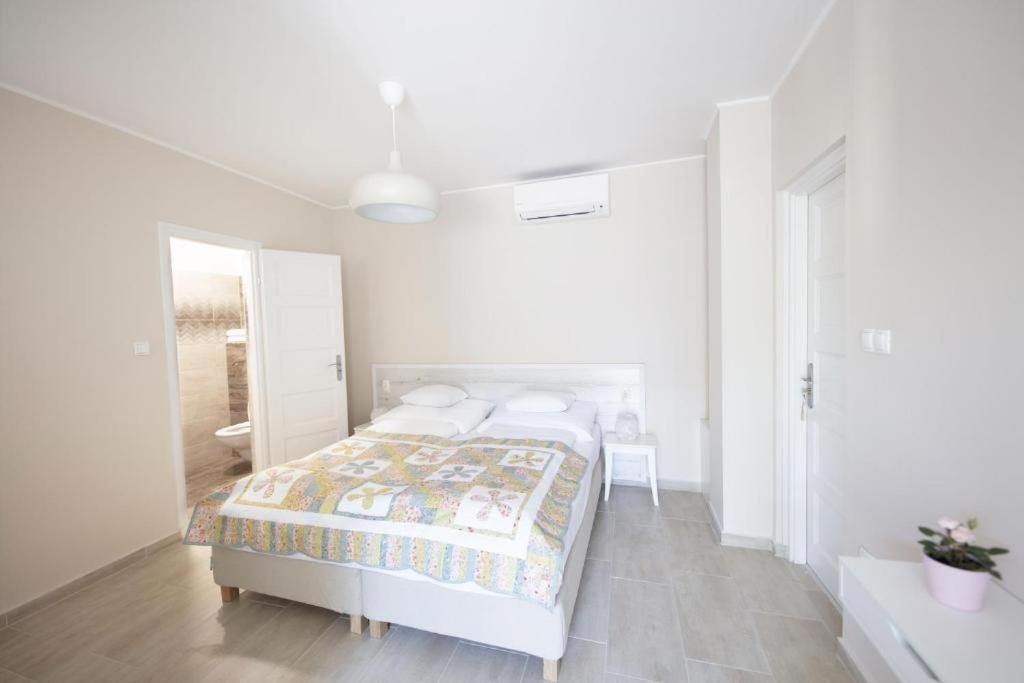 Topart Apartman I Balatonfenyves Eksteriør billede