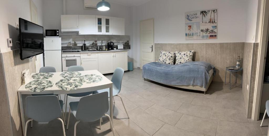 Topart Apartman I Balatonfenyves Eksteriør billede